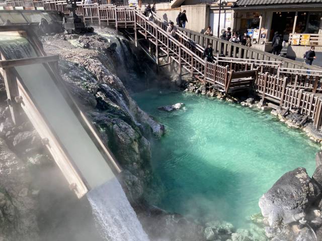 湯畑の湯滝（2月撮影）