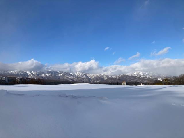 北東方面の山並み（1月撮影）